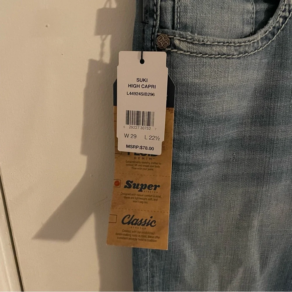 New Denim Capris - Picture 8 of 9